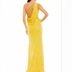 Mac Duggal Yellow Sequin Draped Back Dress Gown One Shoulder. XS / 0 Like New
